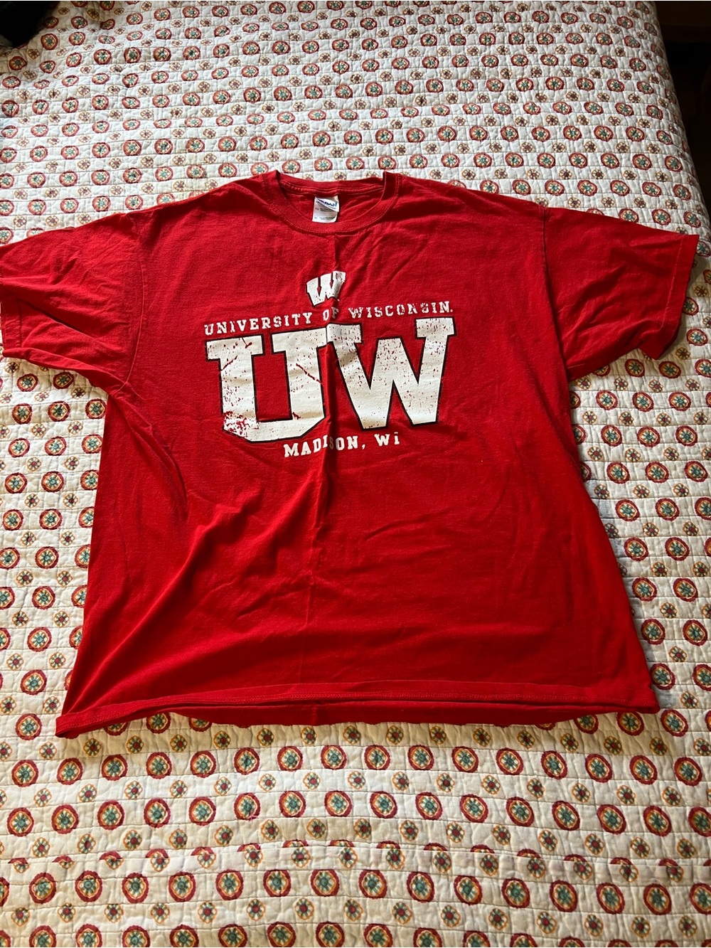 UW Madison Badgers Red Shirt size XL